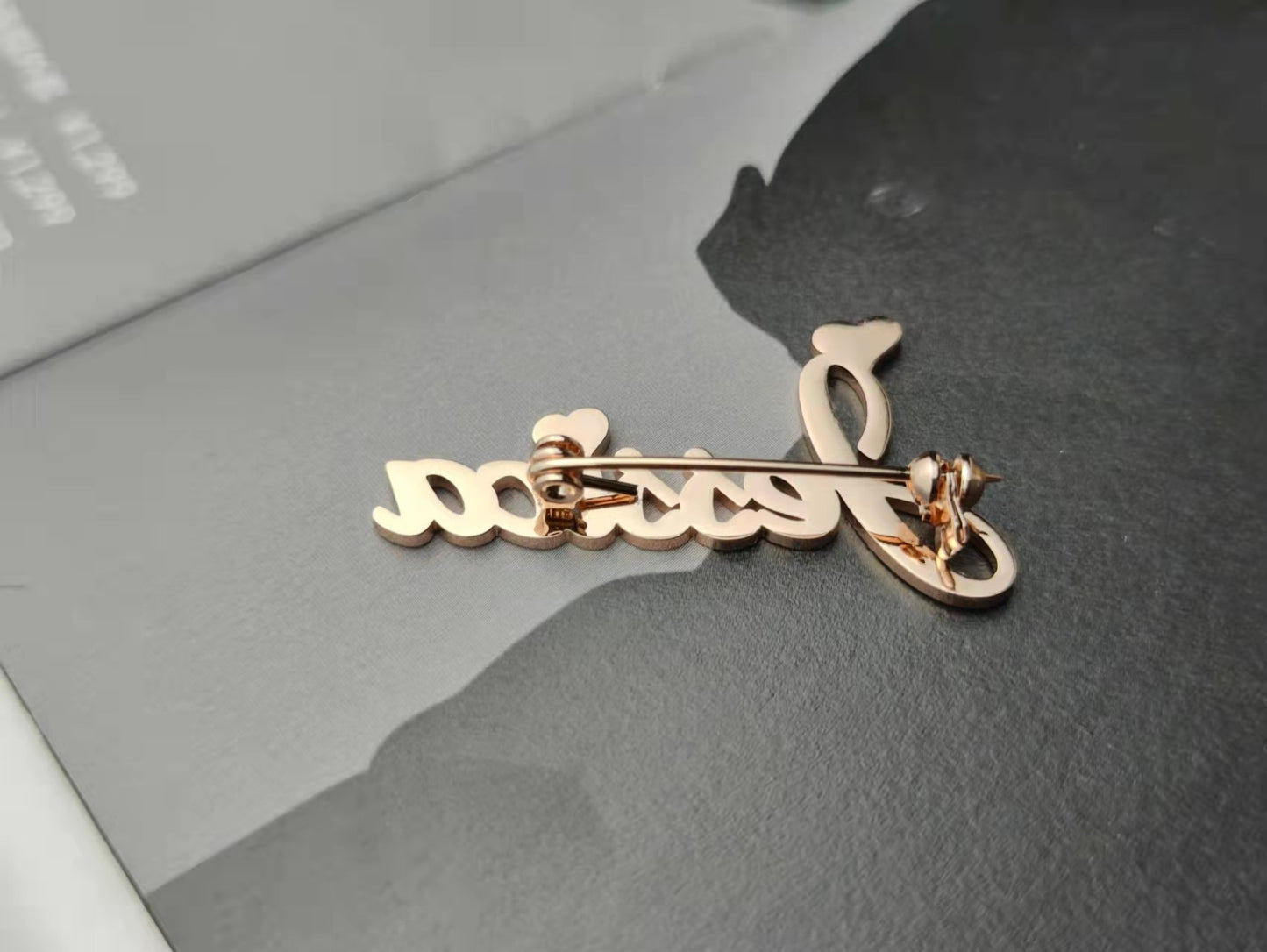 Customizable Brooch Jewelry made with Stainless Steel
